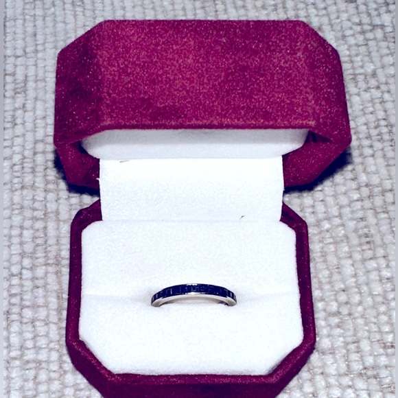 Genuine 7.25 Channel Set White Gold Square Sapphire Eternity Band - Picture 10 of 10